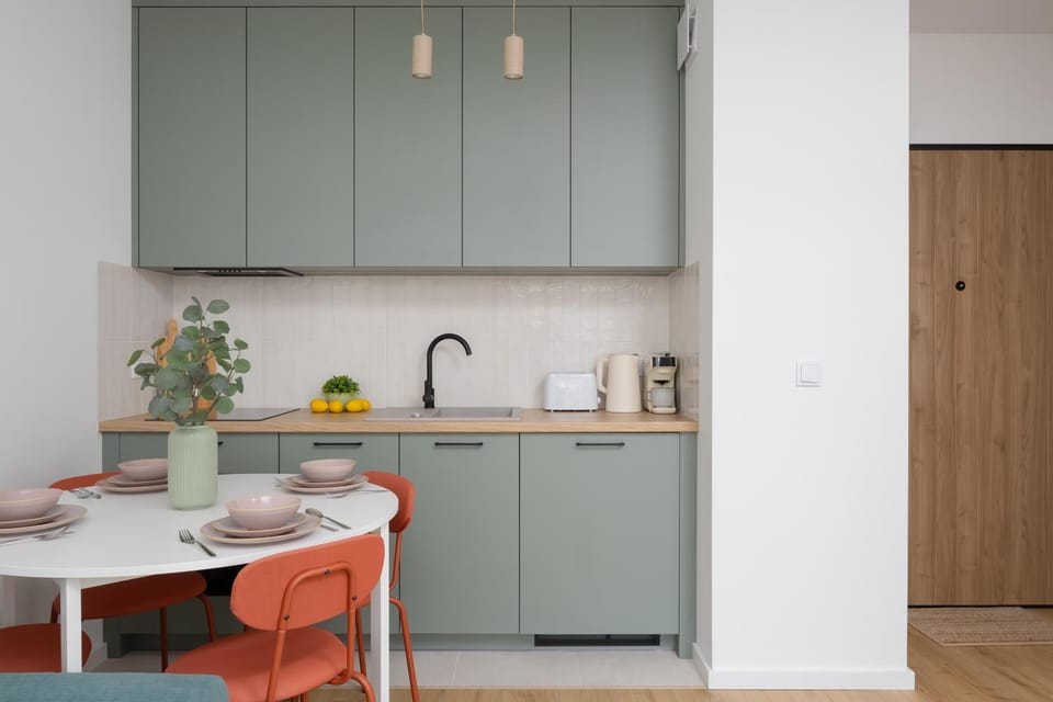 Kitchen or kitchenette, Dining area, stove