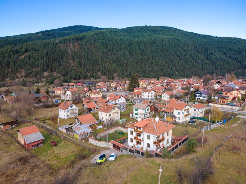 Neighbourhood, City view