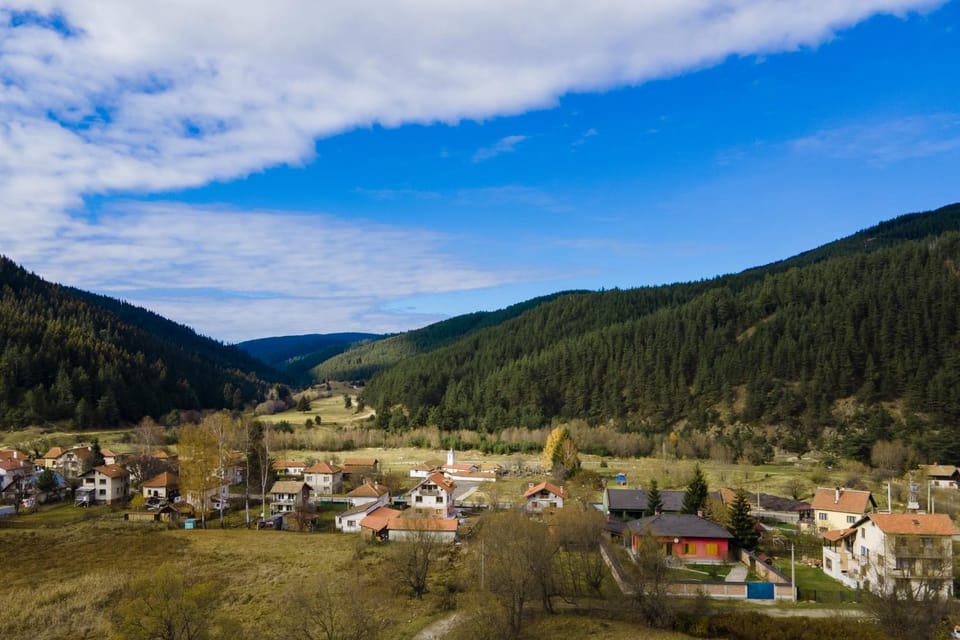 Nearby landmark, Spring, Day, Natural landscape, Mountain view