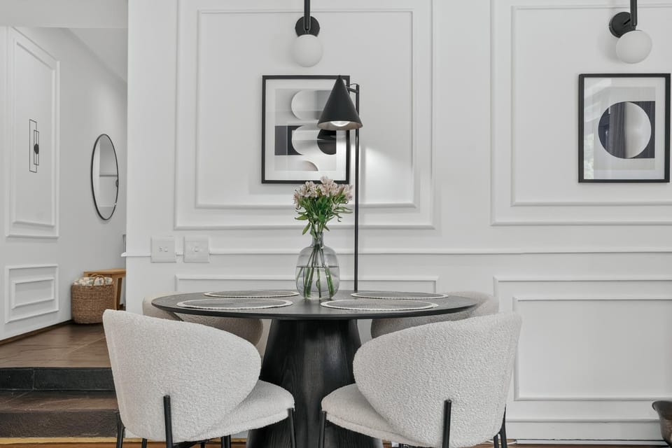 Living room, Dining area