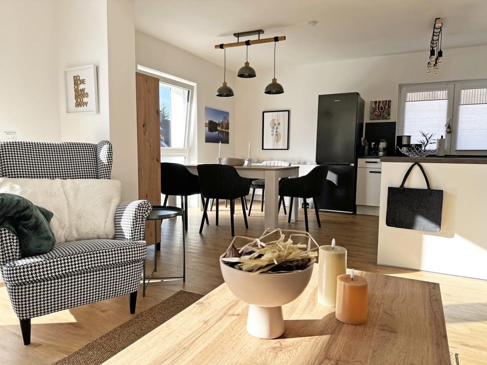 Living room, Seating area, Dining area