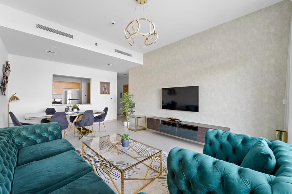 Communal lounge/ TV room, TV and multimedia, Living room, Seating area, Evening entertainment