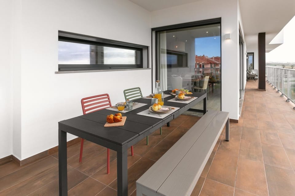 Balcony/Terrace, Food and drinks