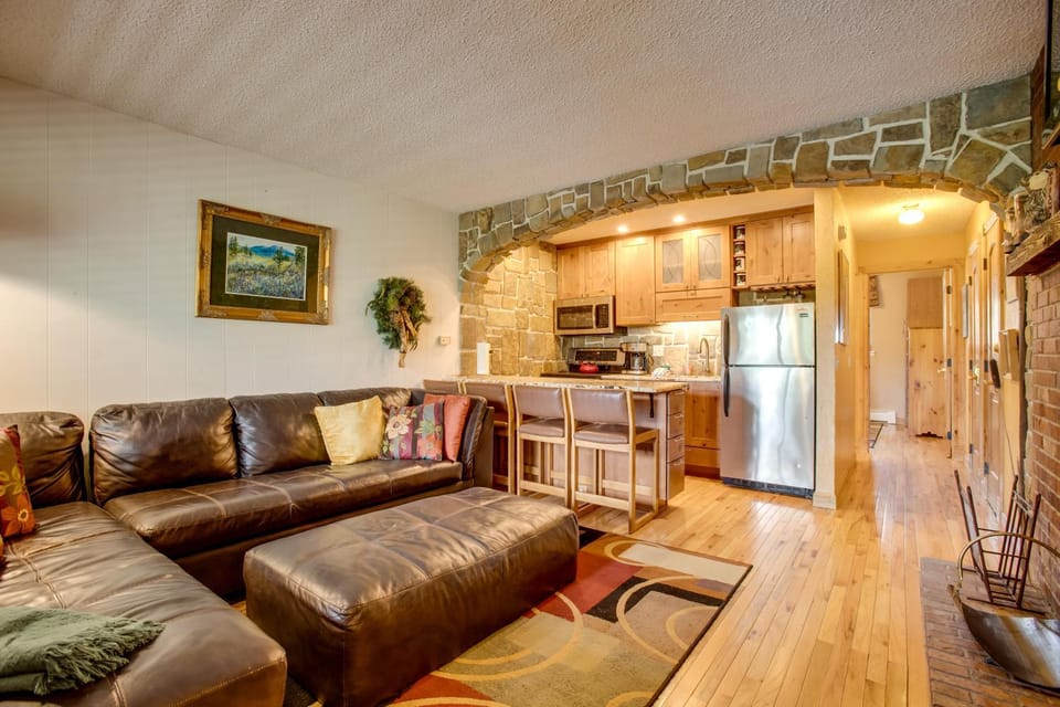 Pool & 3 Hot Tubs: Winter Park Condo on Bus Line House in Fraser