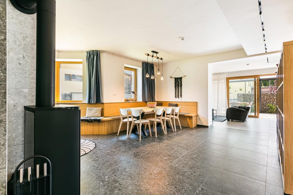 Living room, Seating area, Dining area