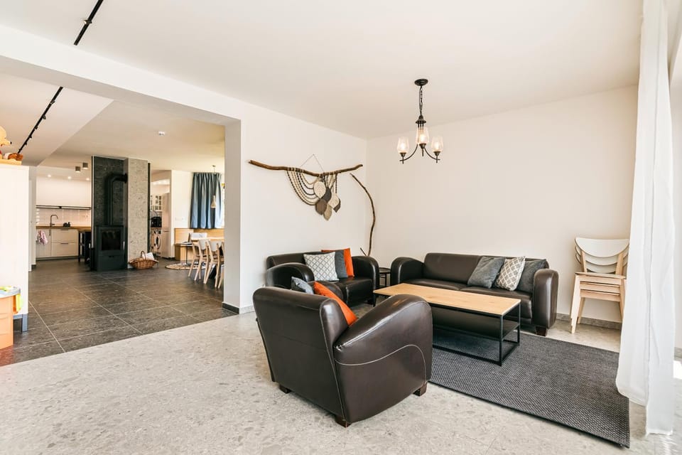 Living room, Seating area, kitchen