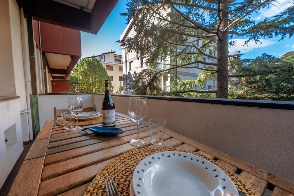 Day, Natural landscape, View (from property/room), Balcony/Terrace, Dining area