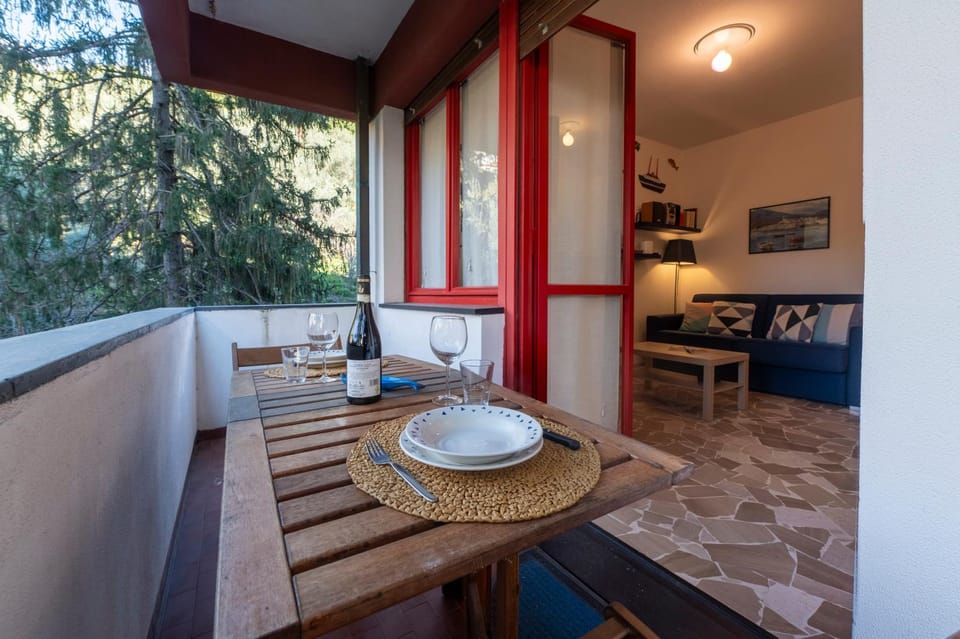 Patio, Balcony/Terrace, Living room, Seating area, Dining area