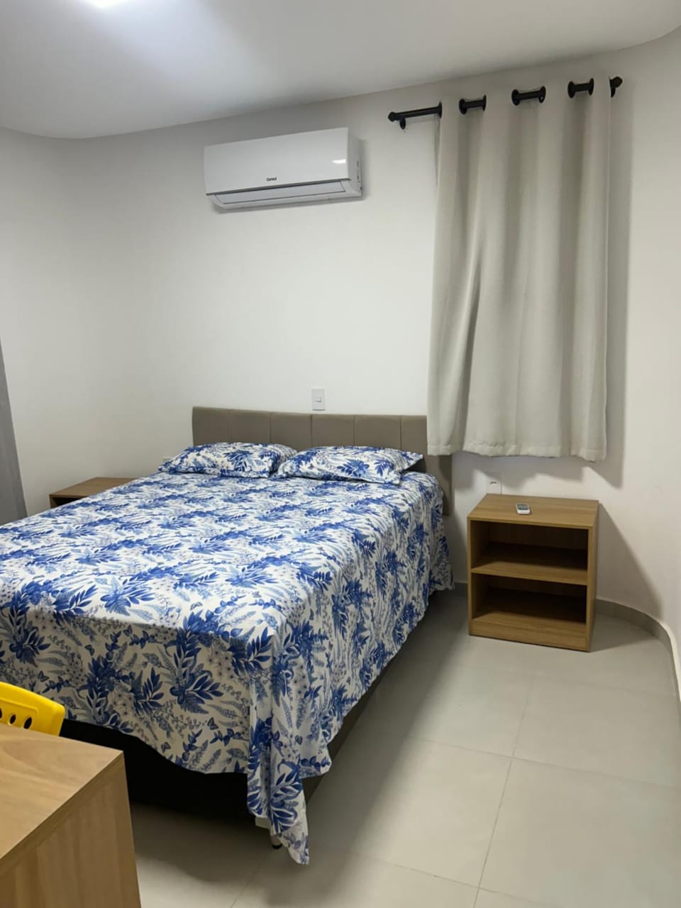 Bed, Photo of the whole room, Bedroom, air conditioner