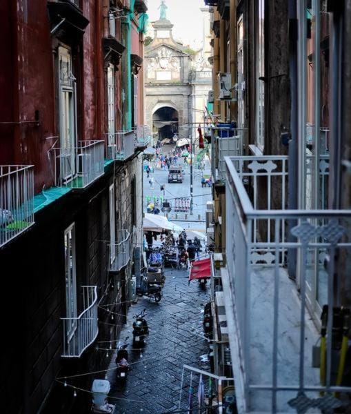 Dante & Serenella station Bed and Breakfast in Naples