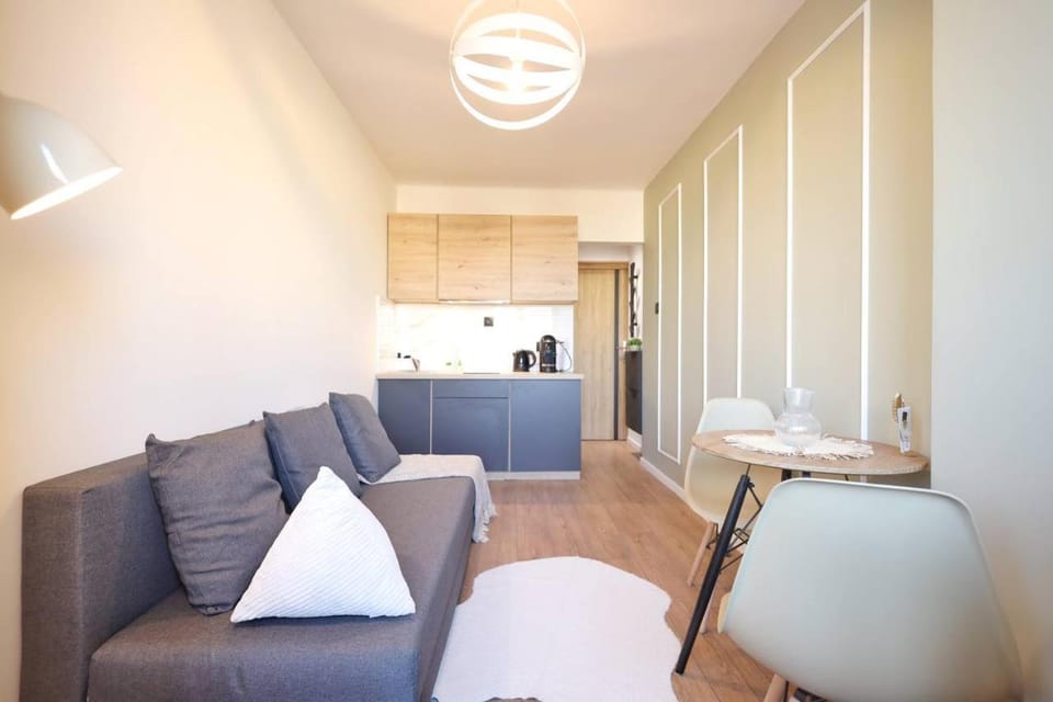 Studio obok metra! Apartmenty Natural Apartment in Warsaw