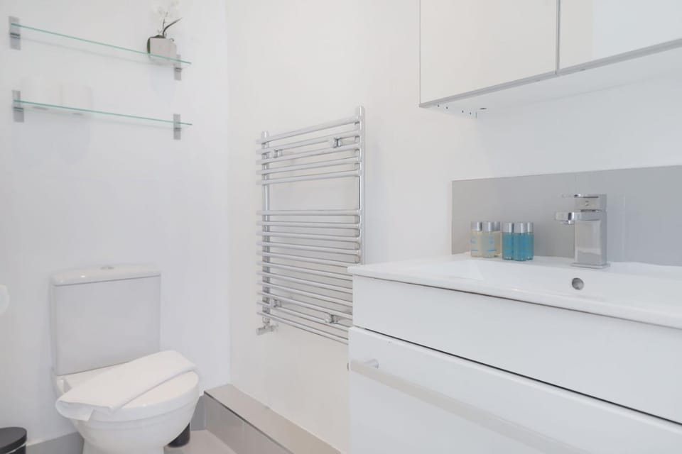 Chic 1 Bed Terrace Apartment in Notting Hill FREE WIFI by City Stay Aparts London Apartment in City of Westminster
