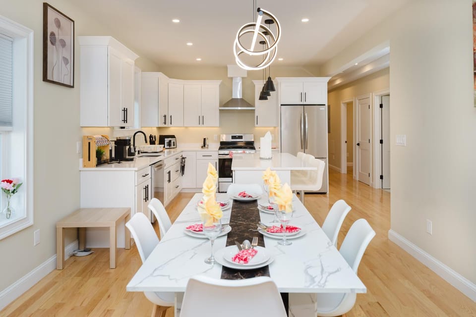 Renovated 4BR & 3BA Boston Home with Laundry near Franklin Park 601 Apartment in Milton