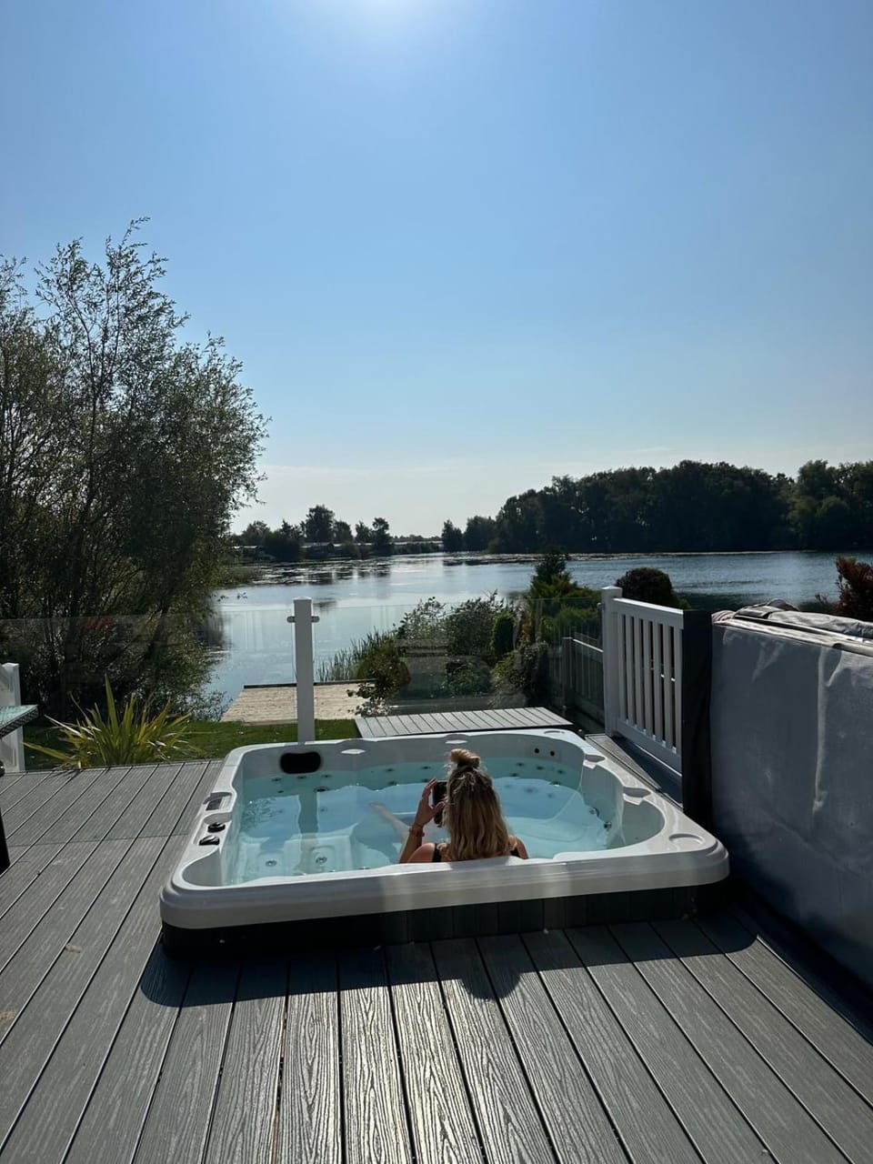 41 Fishing lake House in Tattershall