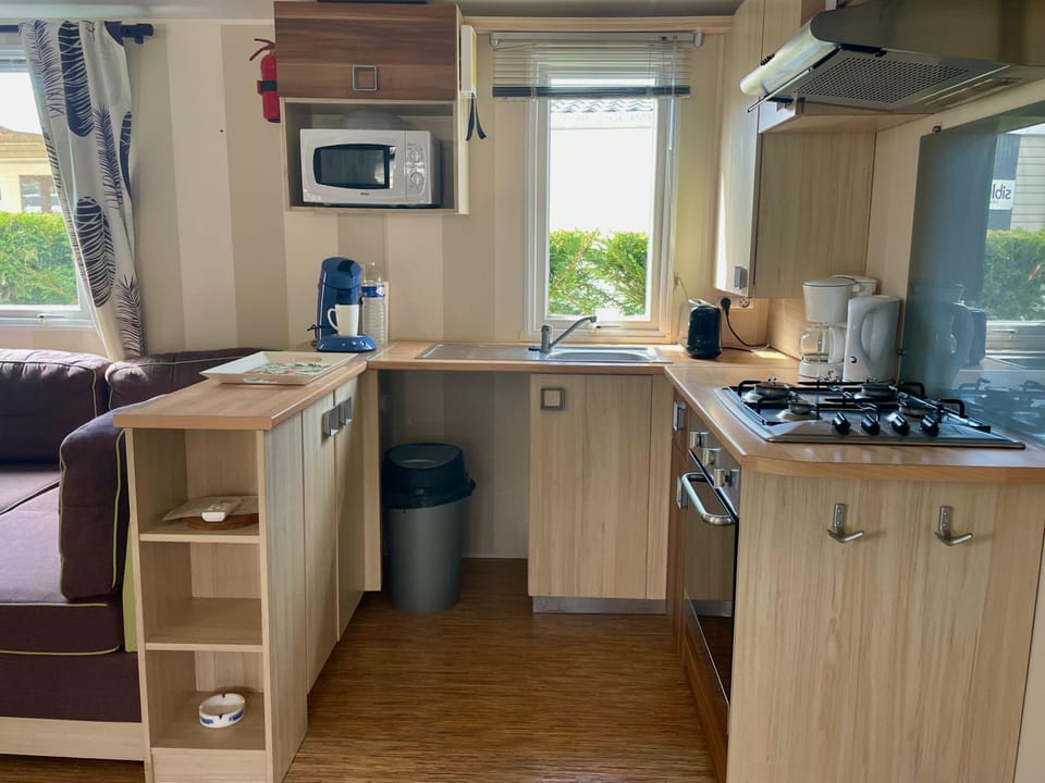 microwave, oven, kitchen
