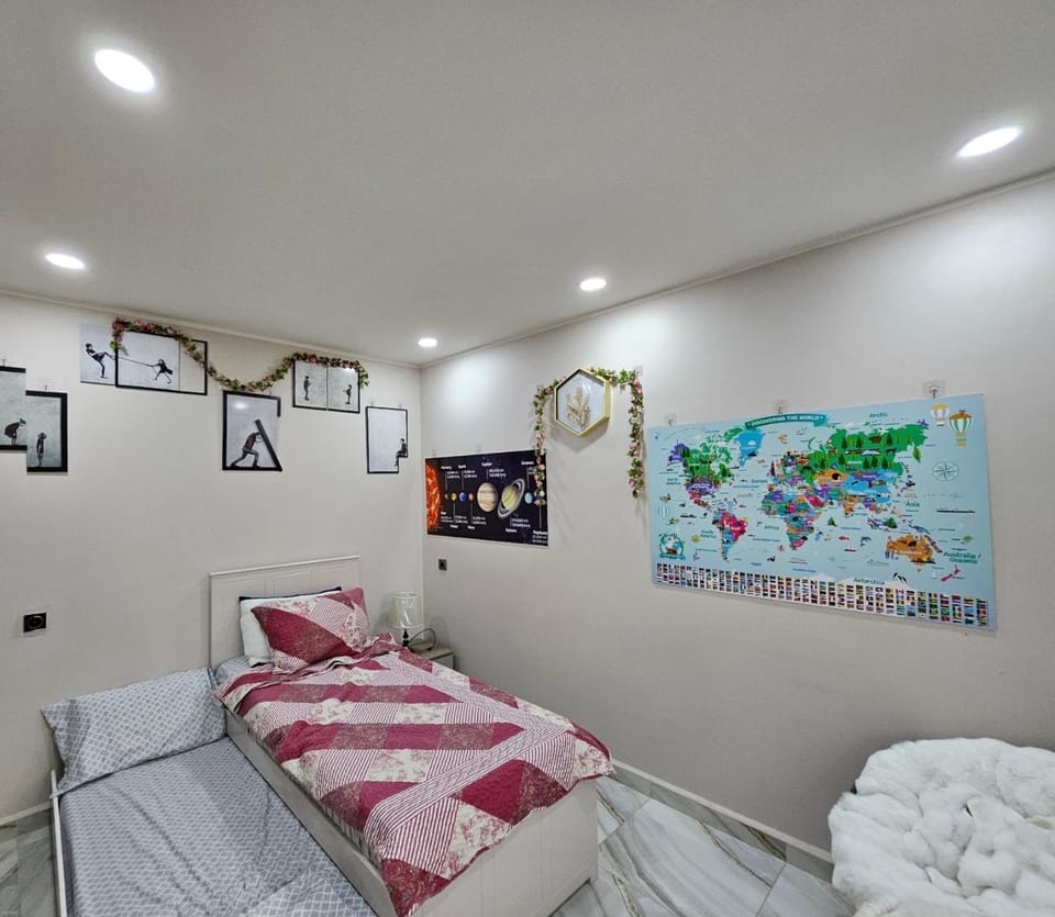 Bed, Bedroom