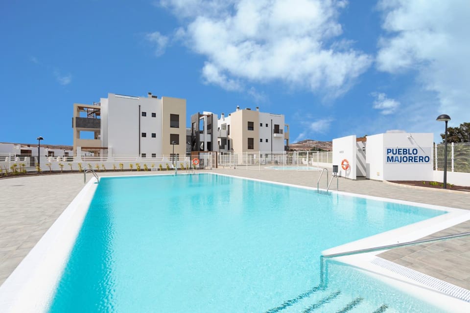 Property building, Day, Other, Pool view, Swimming pool