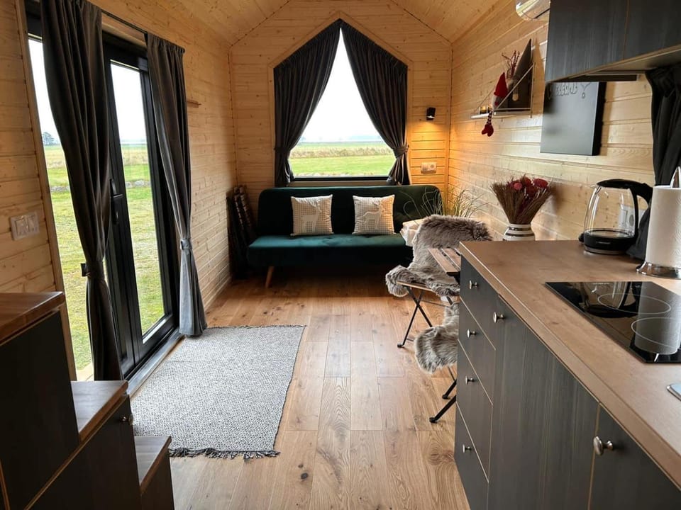 Living room, Photo of the whole room, Seating area