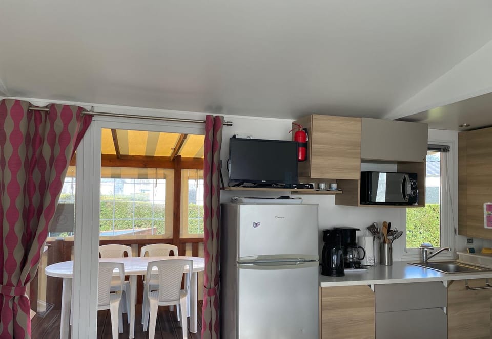 microwave, oven, kitchen