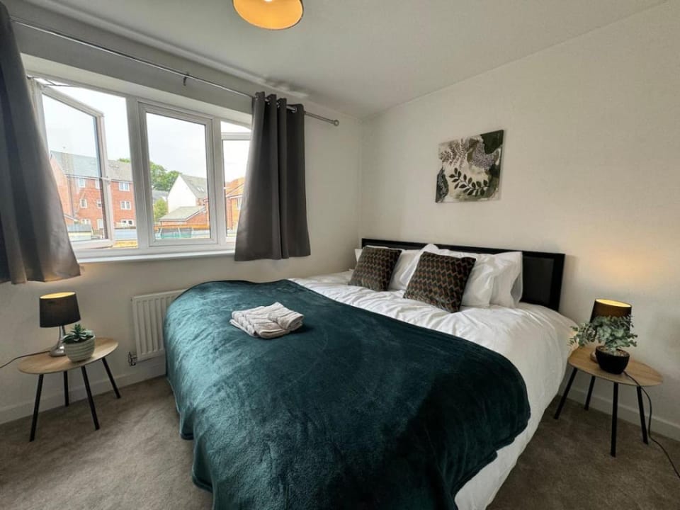 Bed, Bedroom, towels