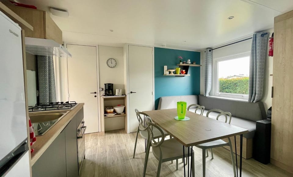 Living room, Dining area, kitchen