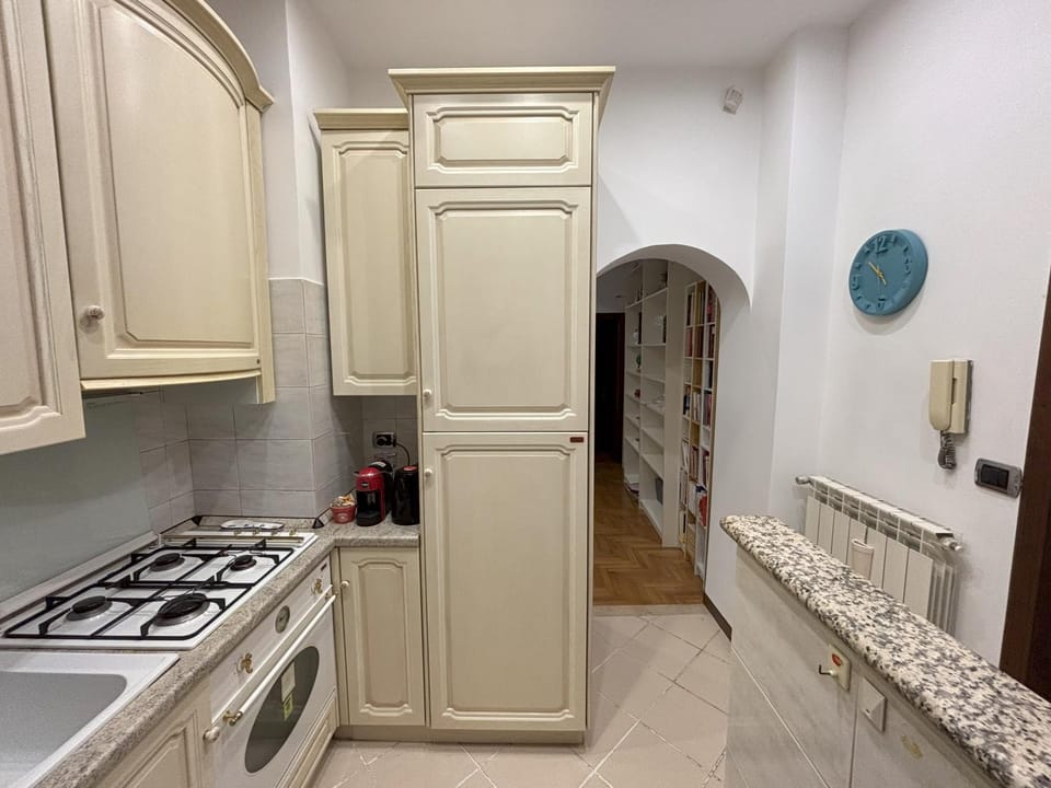 Kitchen or kitchenette, oven
