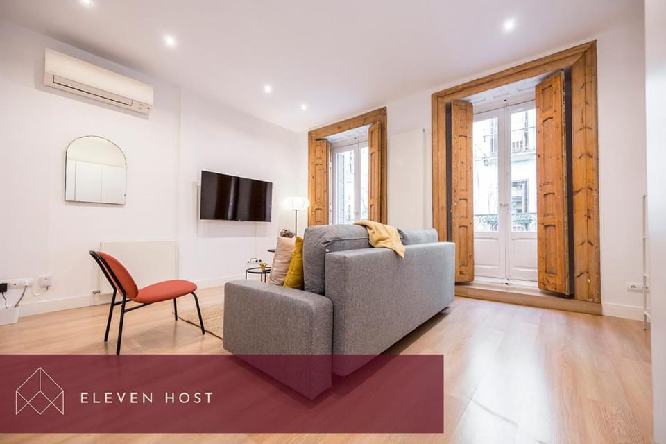 EXCLUSIVE BALCONY GRAN VIA iv Apartment in Centro