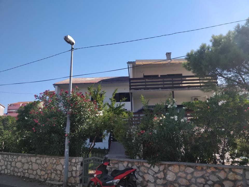 Property building, Sunrise