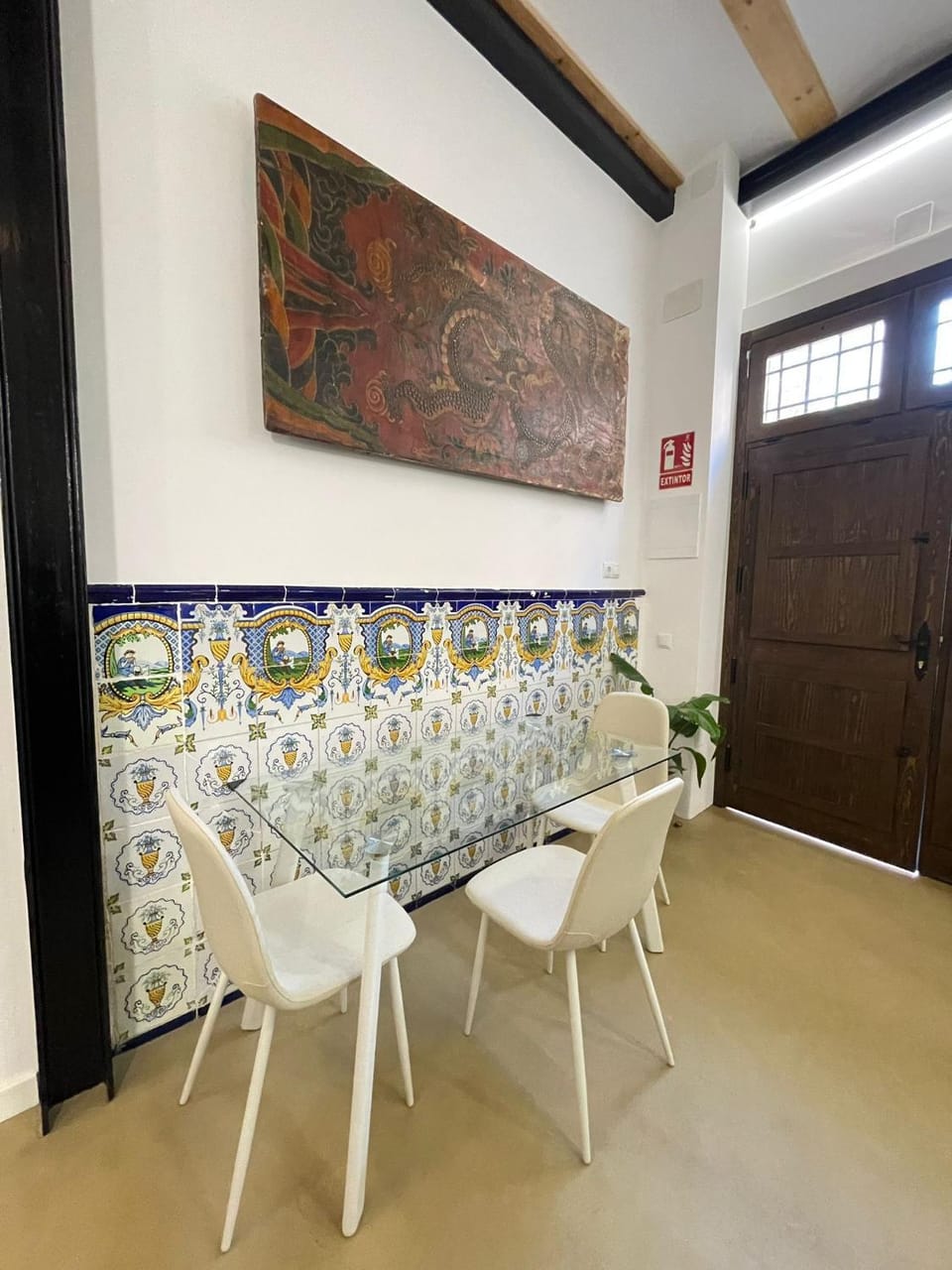 Seating area, Dining area