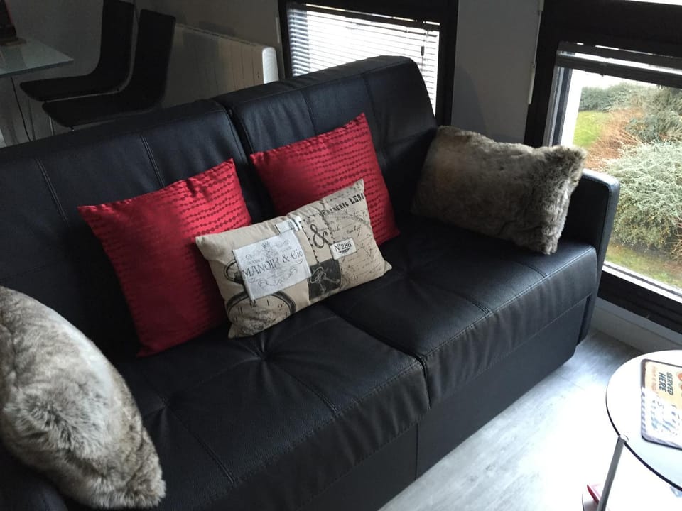 Living room, Garden view