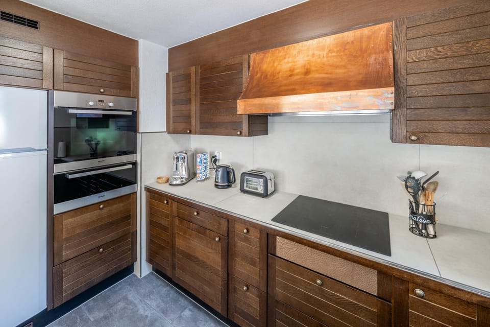 Coffee/tea facilities, Kitchen or kitchenette, oven, toaster