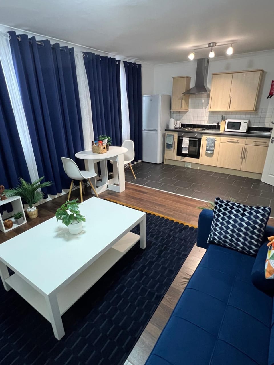 Ultra Modern Apt free parking Apartment in Southampton