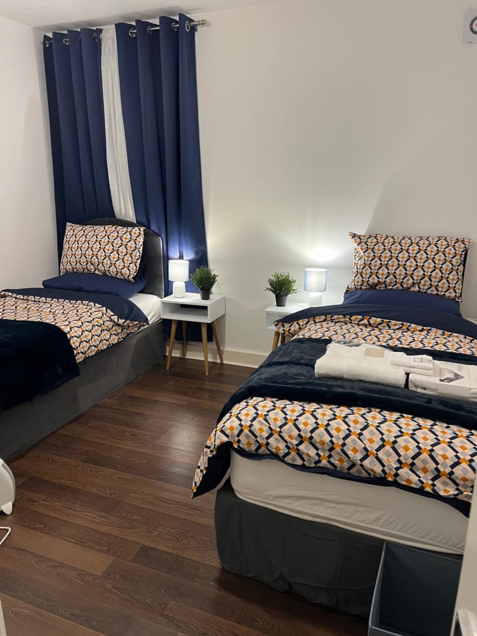Ultra Modern Apt free parking Apartment in Southampton