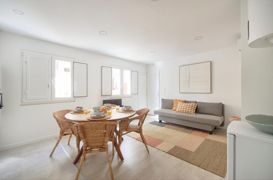 Living room, Seating area, Dining area