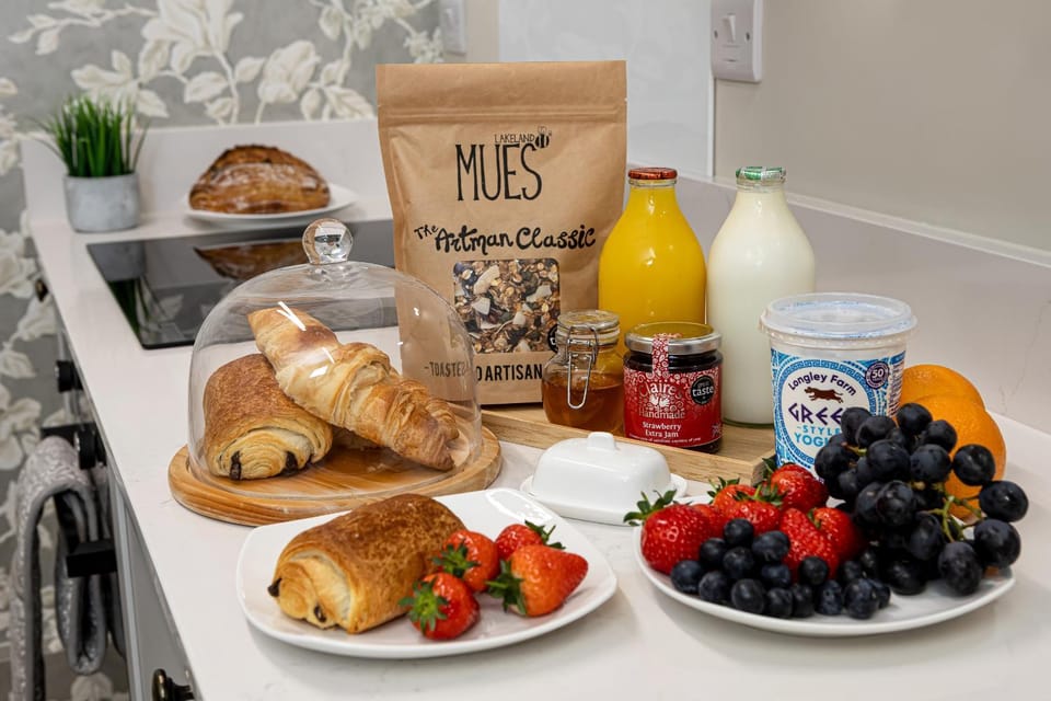 Food and drinks, Food, Breakfast, Continental breakfast, kitchen