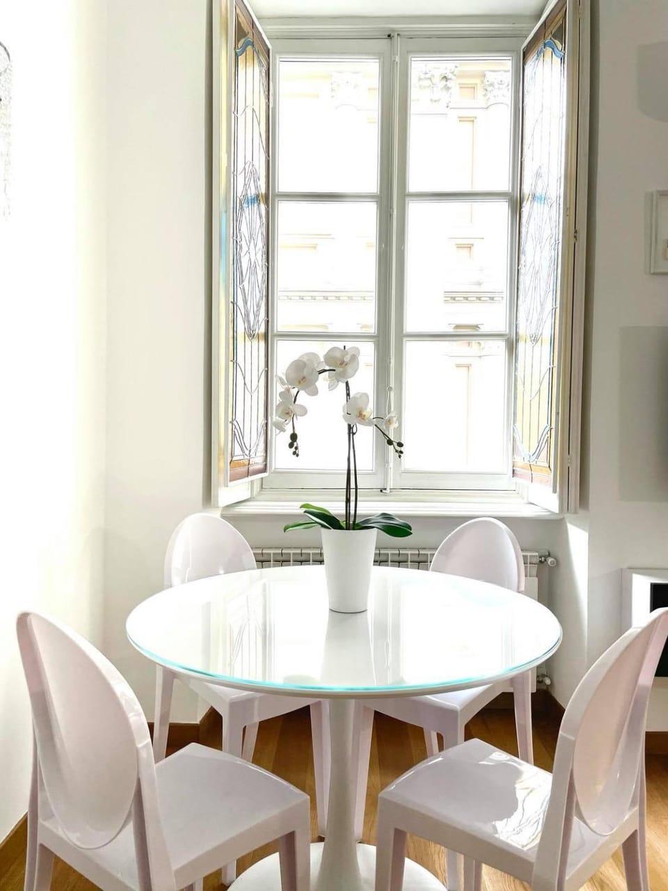Seating area, Dining area