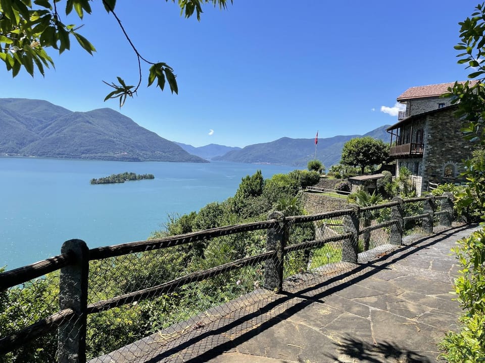 Casa Pipistrello by Fewotessin House in Ascona