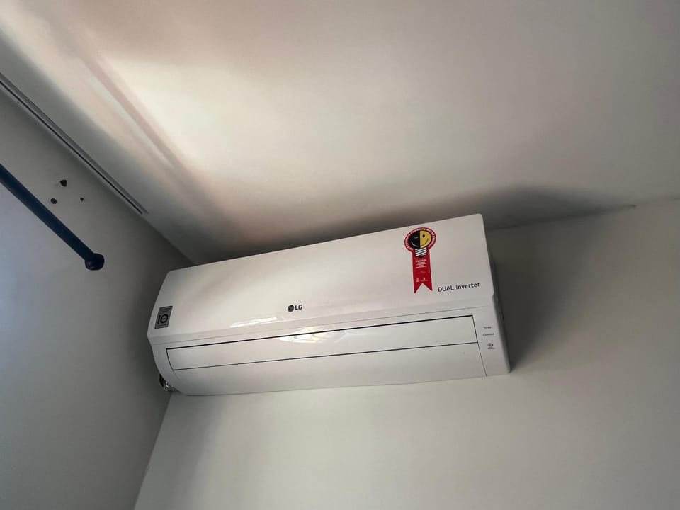 Suite Bueno econômica com Ar split Tv a acabo Wi-fi fibra local otimo e rico em comércio Apartment in Goiania