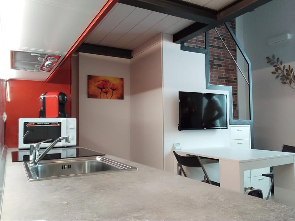 TV and multimedia, Dining area, air conditioner