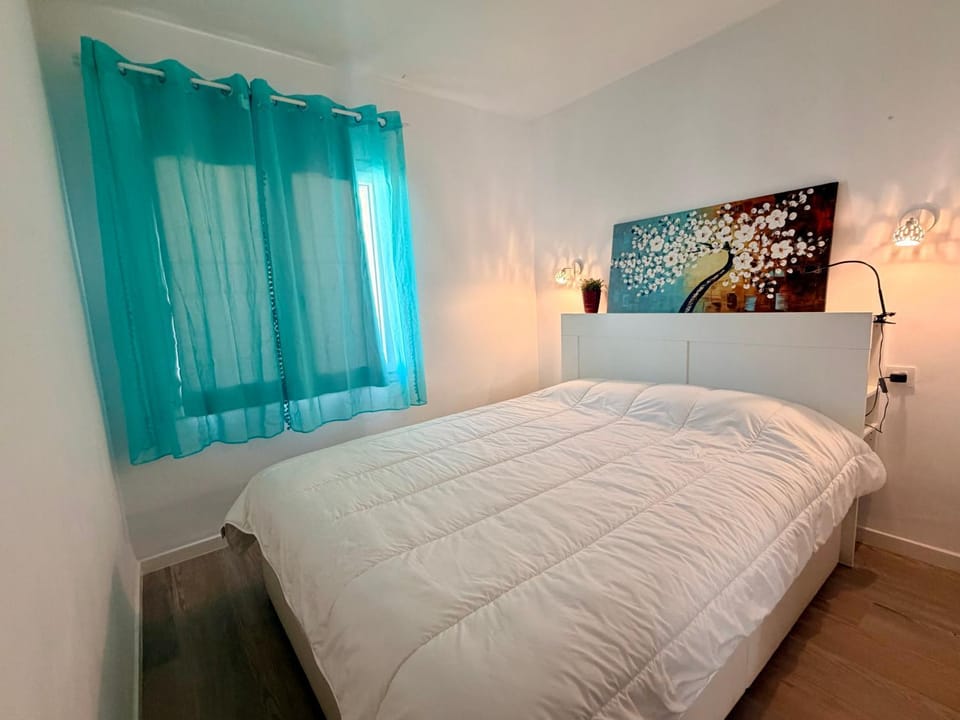 Charming & renovated apt stone throw to the sea Apartment in L'Escala