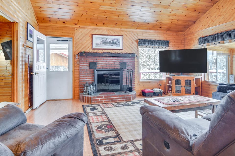 Pond & Snowmobile Trails On-Site: Errol Escape! House in New Hampshire