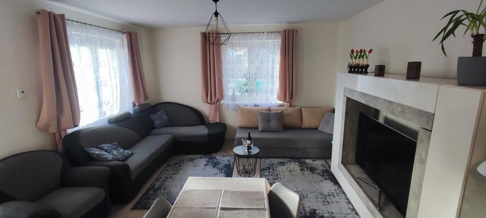 Apartament Słoneczny 11 Apartment in Lower Silesian Voivodeship