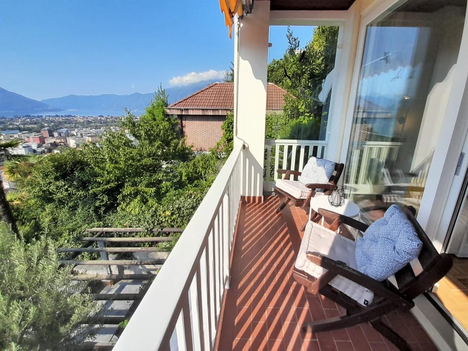Villa Dora Garten by Fewotessin Apartment in Locarno