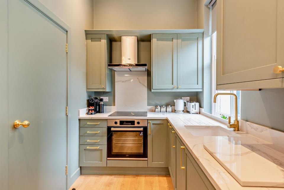 Kitchen or kitchenette, oven, stove