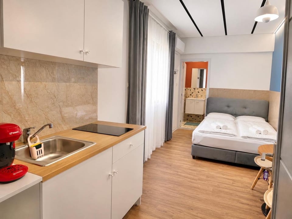 Modern Studio 7 private Kitchenette and Bathroom Apartment in Limassol City