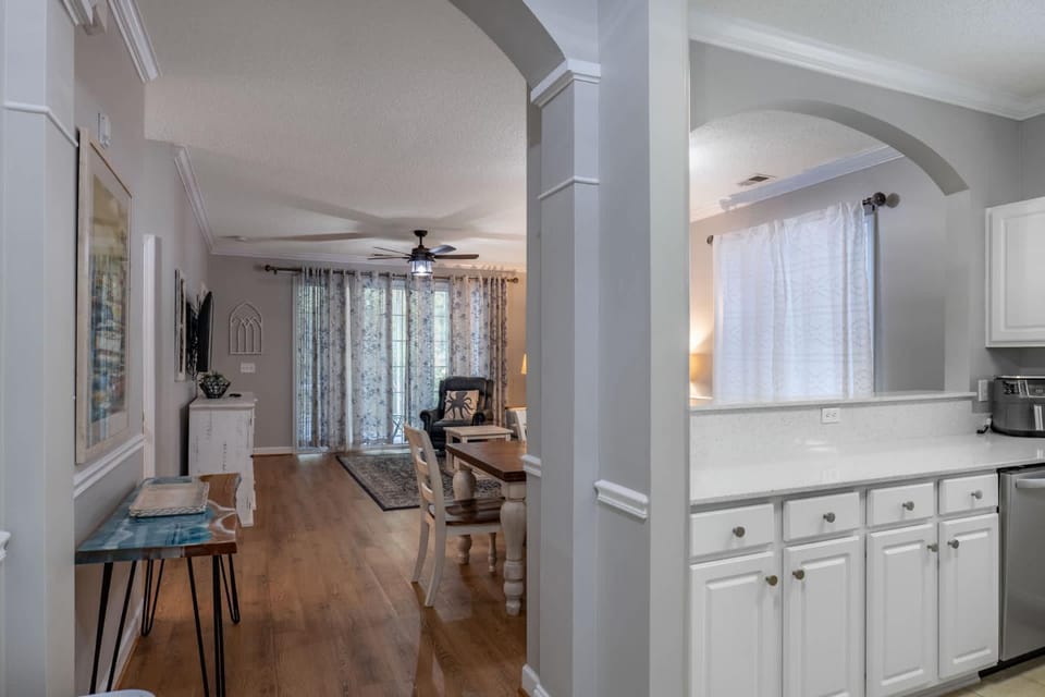 Cozy 2BR at Barefoot! Perfect for 4! Unit 414 House in North Myrtle Beach