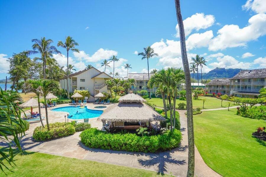 Sunrise Hale at Islander on the Beach 329 A Oceanfront View Studio with AC Apartment in Waipouli Beach