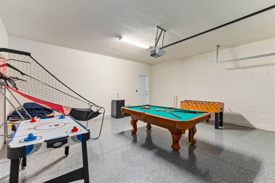 Solterra Resort Pool & Game Room 15 MI to Disney House in Four Corners