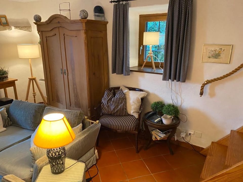 Rustico Gatto by Fewotessin House in Locarno