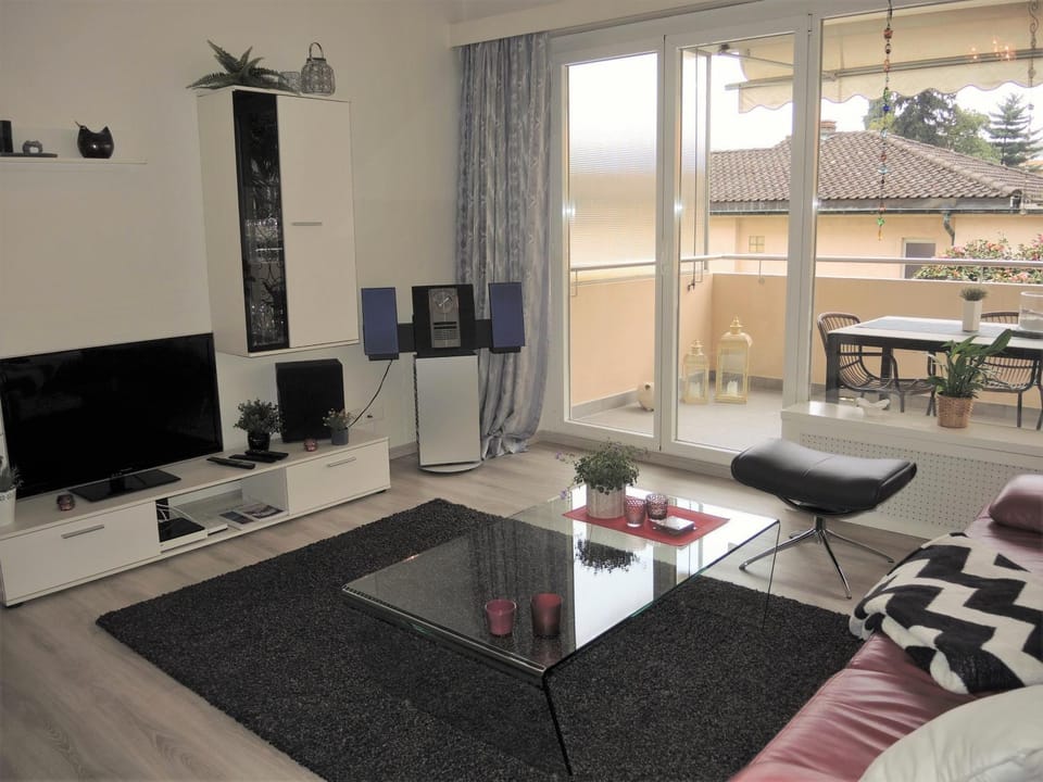 Violetta by Fewotessin Apartment in Ascona